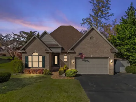 204 Rose Hill Circle Staunton VA 24401