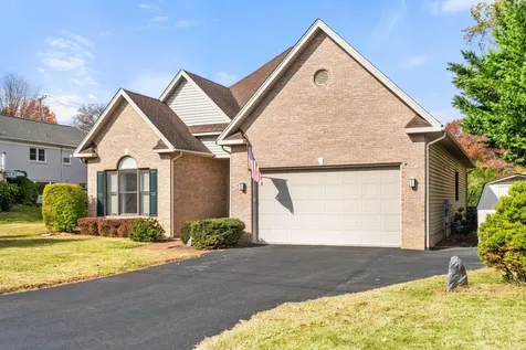204 Rose Hill Circle Staunton VA 24401