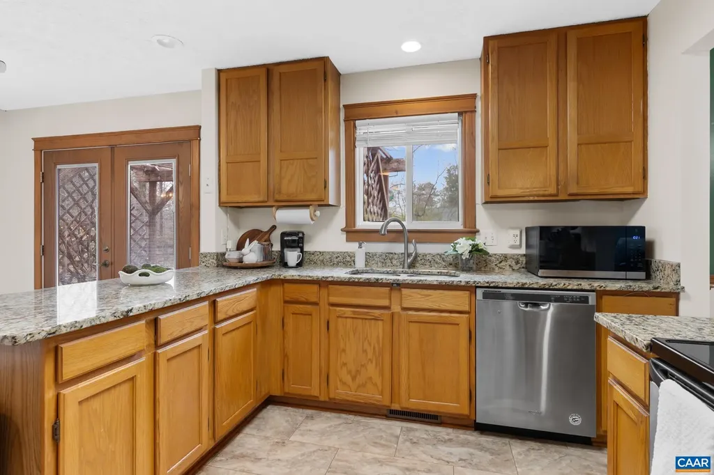 31 Lafayette Drive Palmyra VA 22963