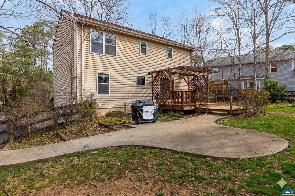 31 Lafayette Drive Palmyra VA 22963