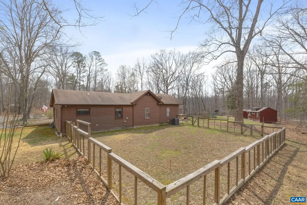 3205 Polecat Creek Lane Scottsville VA 24590