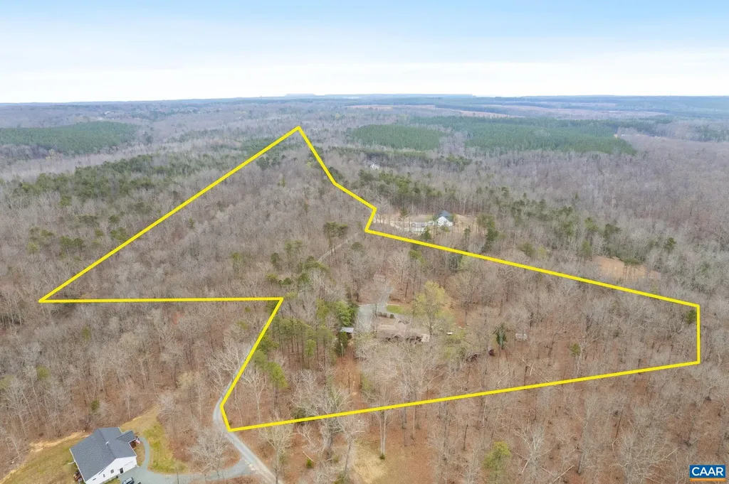 3205 Polecat Creek Lane Scottsville VA 24590