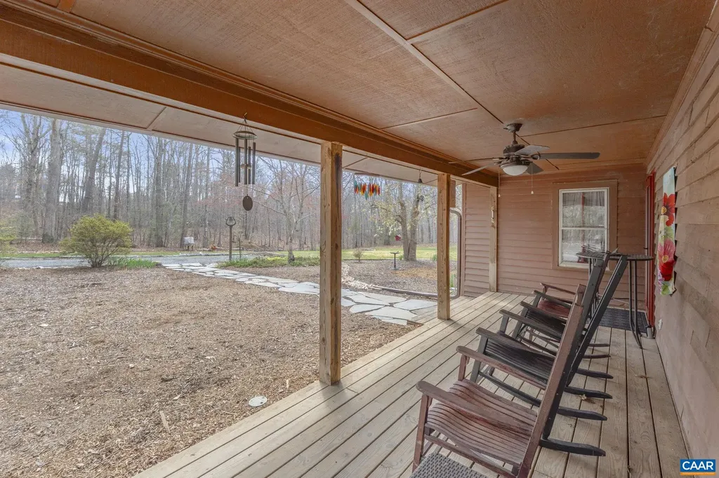 3205 Polecat Creek Lane Scottsville VA 24590