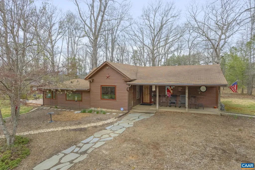 3205 Polecat Creek Lane Scottsville VA 24590