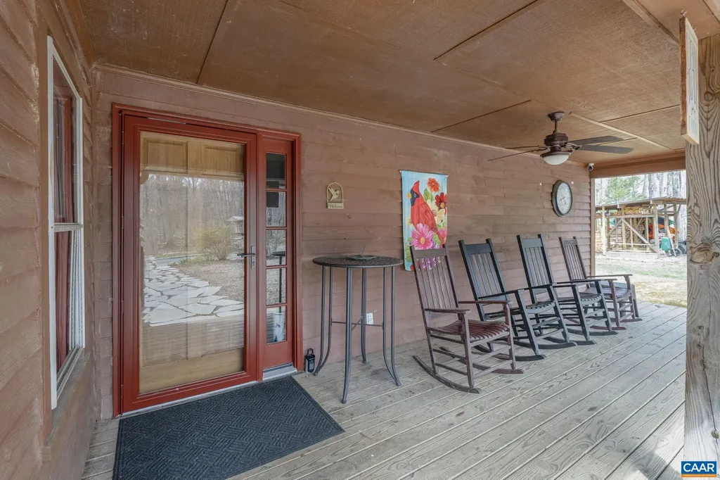3205 Polecat Creek Lane Scottsville VA 24590