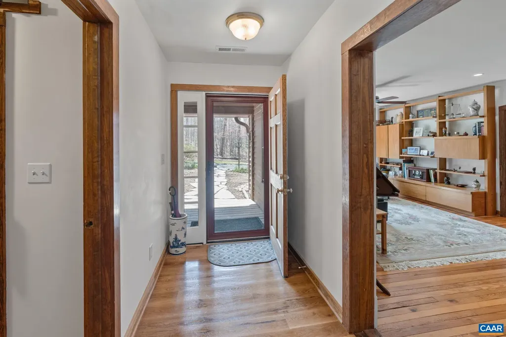 3205 Polecat Creek Lane Scottsville VA 24590