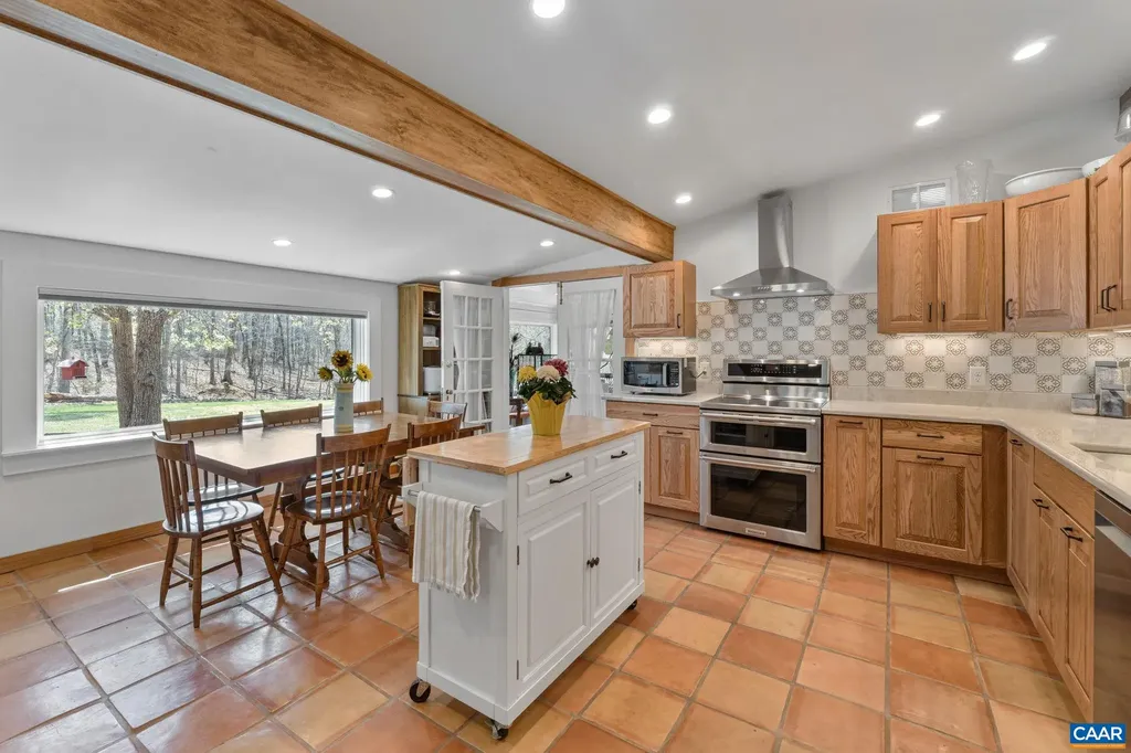 3205 Polecat Creek Lane Scottsville VA 24590
