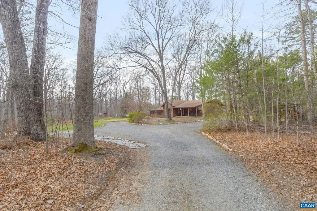 3205 Polecat Creek Lane Scottsville VA 24590