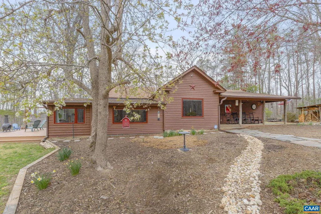 3205 Polecat Creek Lane Scottsville VA 24590