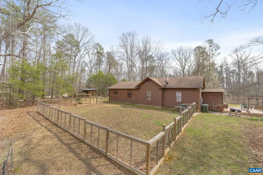 3205 Polecat Creek Lane Scottsville VA 24590