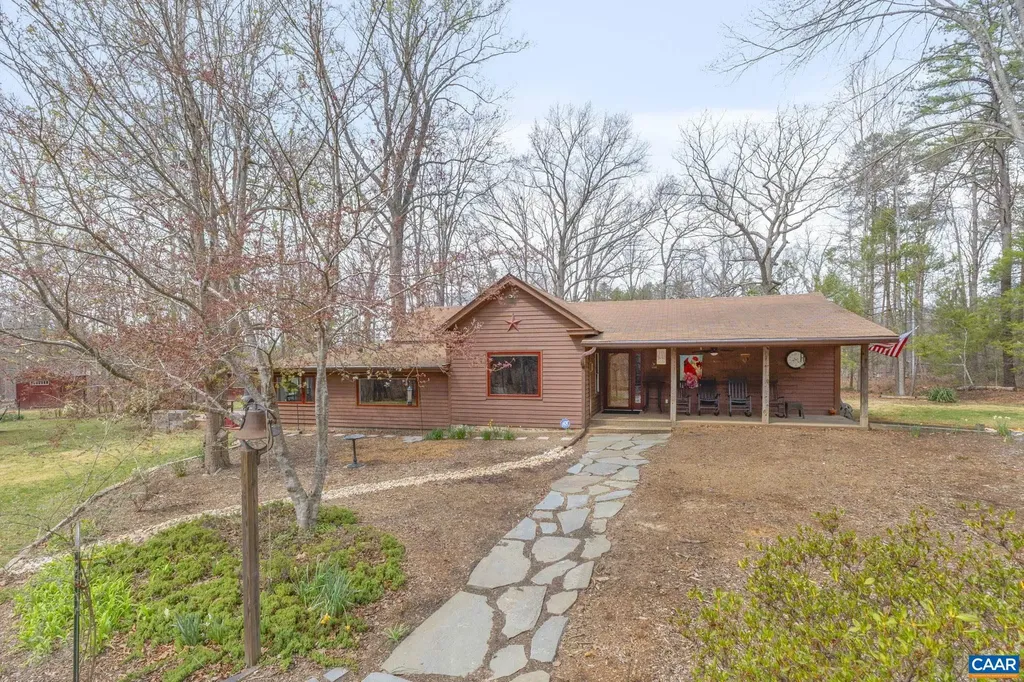 3205 Polecat Creek Lane Scottsville VA 24590