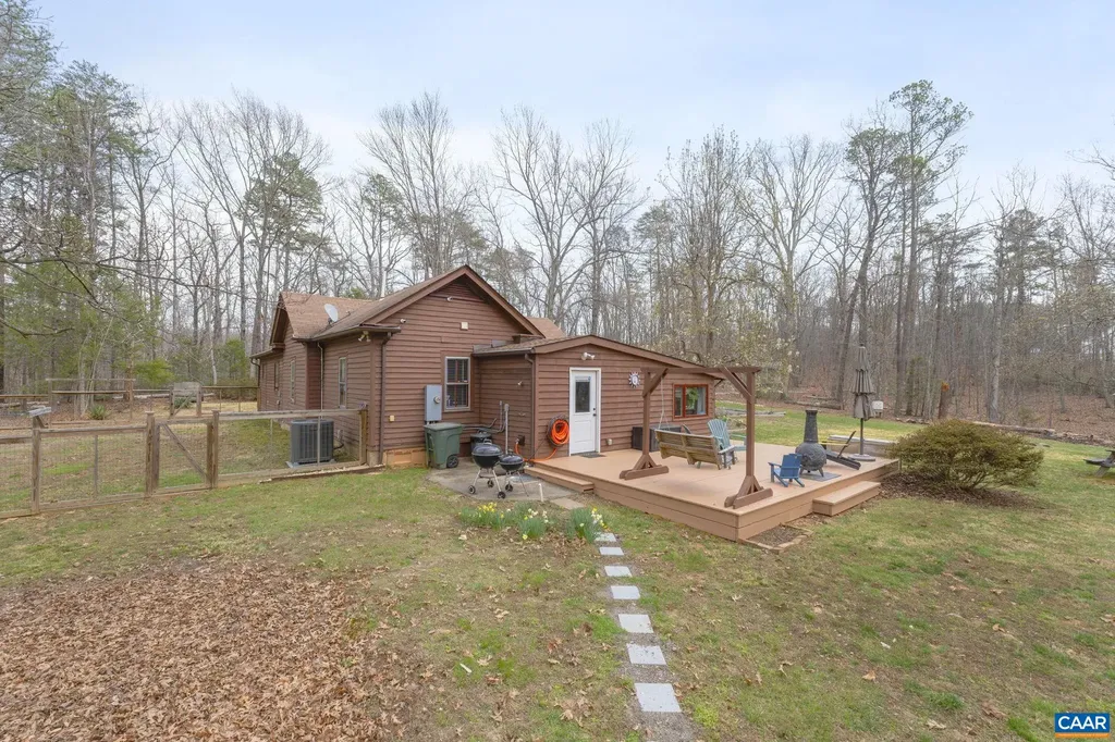 3205 Polecat Creek Lane Scottsville VA 24590