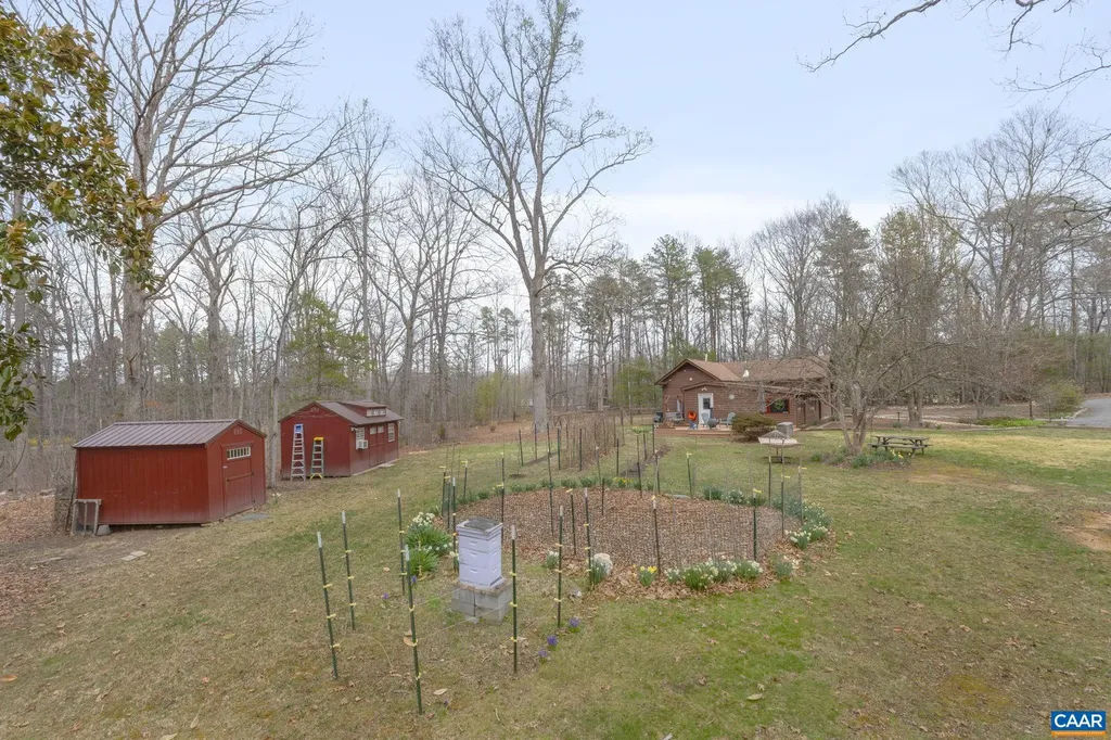 3205 Polecat Creek Lane Scottsville VA 24590
