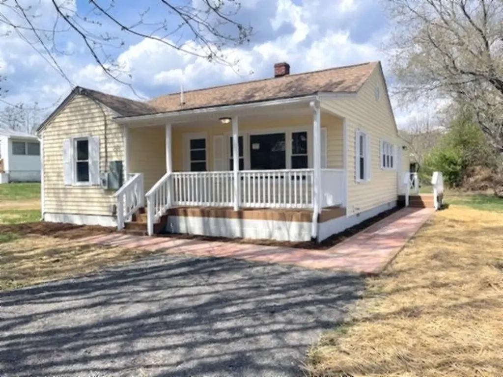 336 Railroad Avenue W Craigsville VA 24430