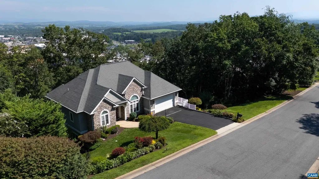 137 Diamond Court Harrisonburg VA 22801