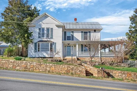 422 Mechanic Street Luray VA 22835