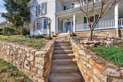 422 Mechanic Street Luray VA 22835