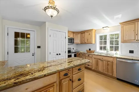 6614 Middlebrook Road Raphine VA 24472