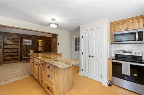 6614 Middlebrook Road Raphine VA 24472