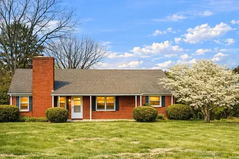 9 Baldwin Drive Staunton VA 24401