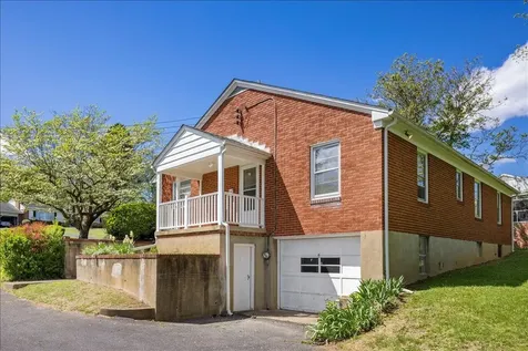 9 Baldwin Drive Staunton VA 24401