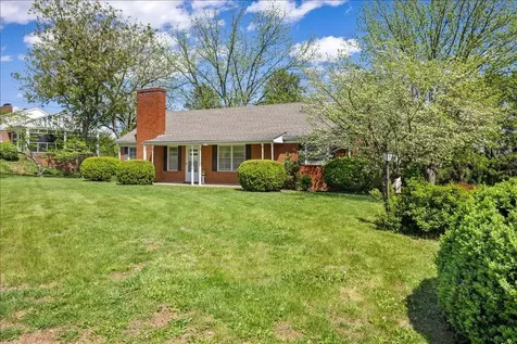 9 Baldwin Drive Staunton VA 24401
