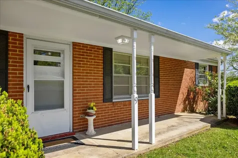 9 Baldwin Drive Staunton VA 24401