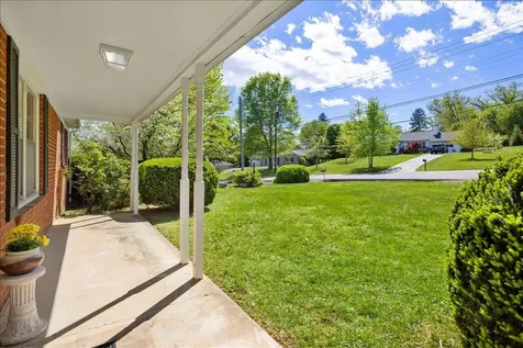 9 Baldwin Drive Staunton VA 24401