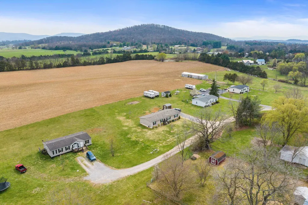 15,17,25,37 Hayfield Lane Fort Defiance VA 24437