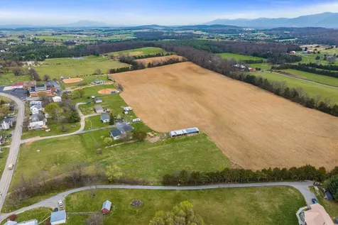 15, 17, 25, 37 Hayfield Lane Fort Defiance VA 24437