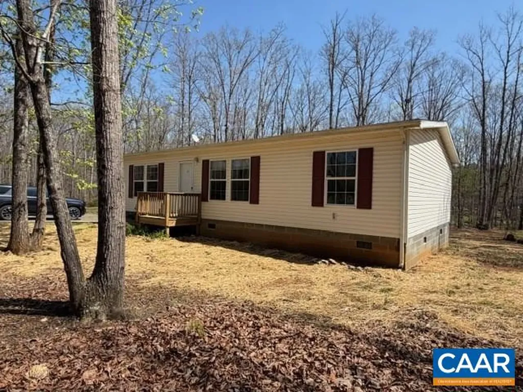 319 Ivy Road Howardsville VA 24562