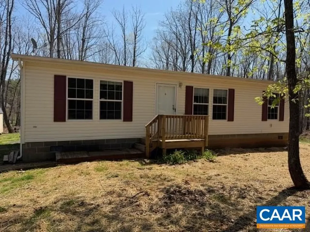 319 Ivy Road Howardsville VA 24562