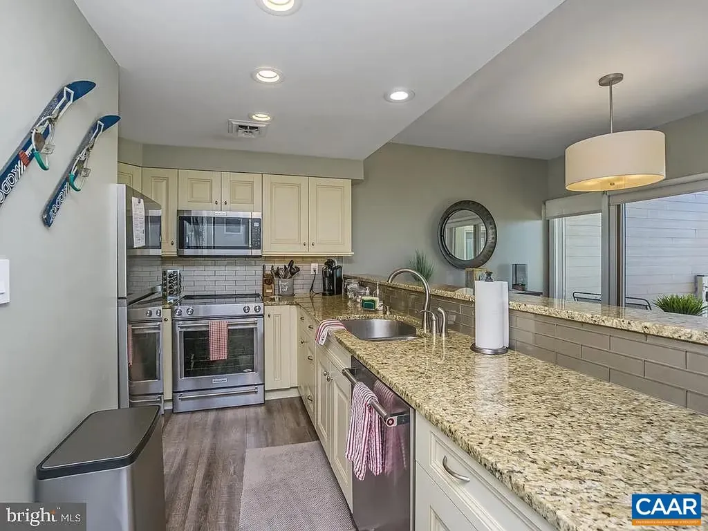 1616 Overlook Condos Roseland VA 22967