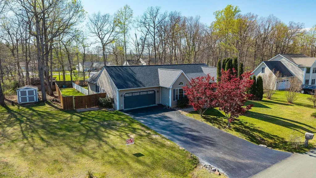 297 Arrow Head Lane Stuarts Draft VA 24477