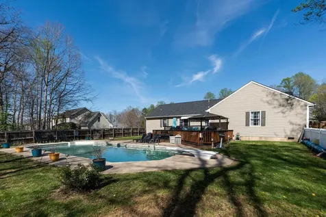 297 Arrow Head Lane Stuarts Draft VA 24477