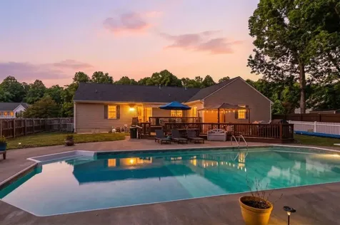 297 Arrow Head Lane Stuarts Draft VA 24477