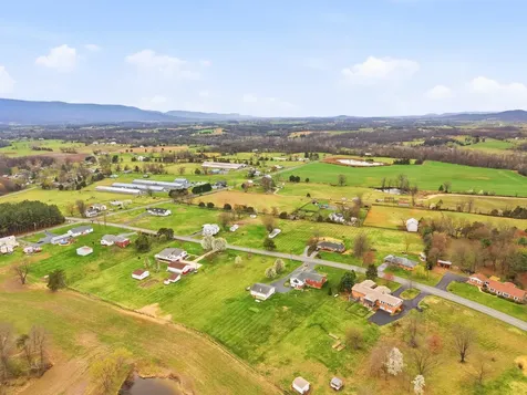 1665 Stoneburner Road Edinburg VA 22824