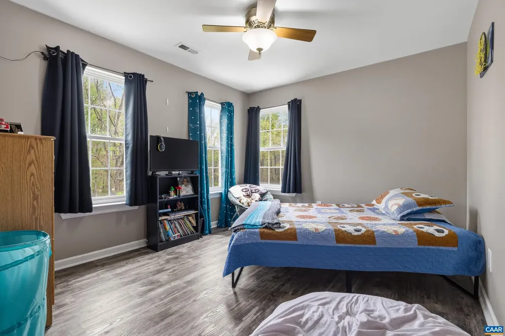 18383 James Madison Highway Troy VA 22974