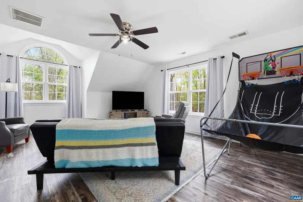 18383 James Madison Highway Troy VA 22974