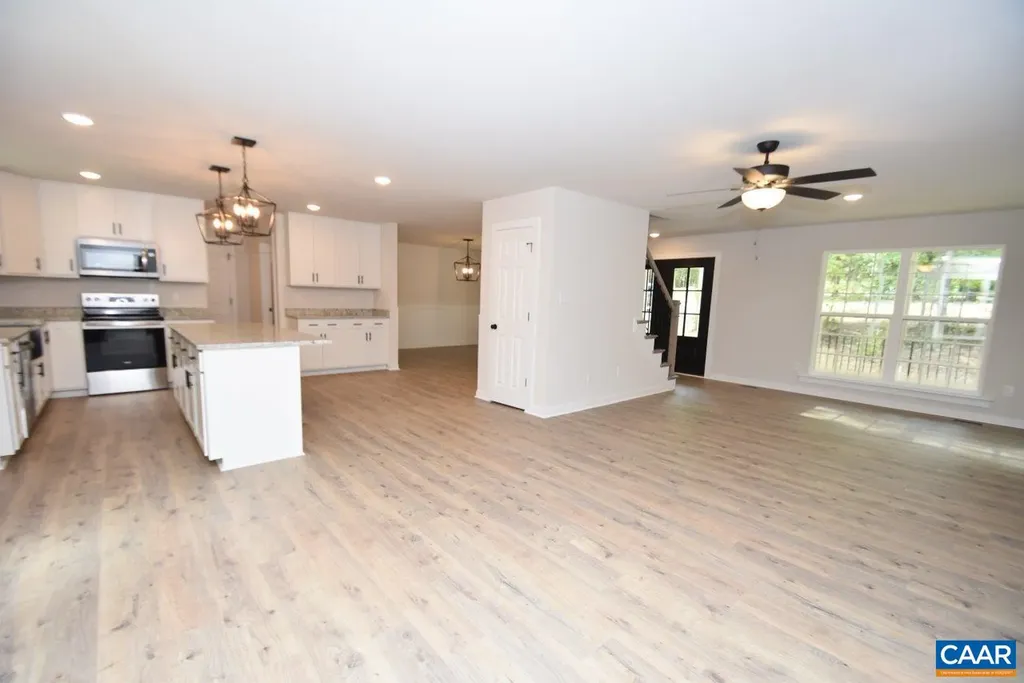 Forest Glen Lane Palmyra VA 23117