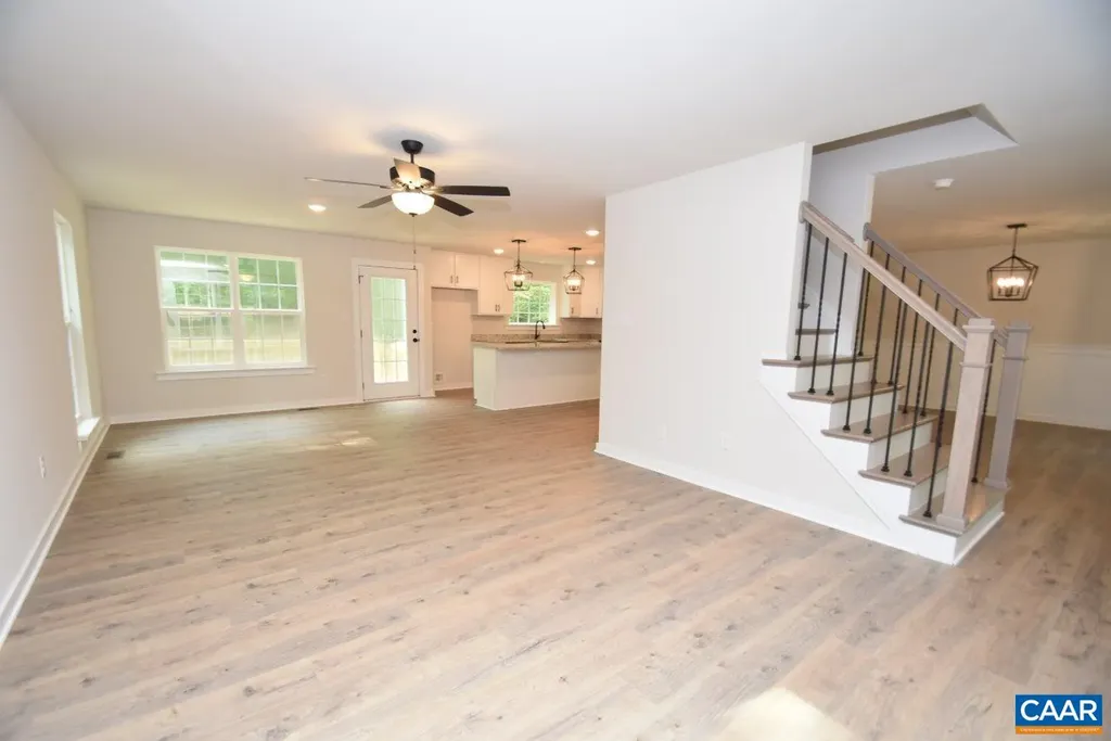 Forest Glen Lane Palmyra VA 23117