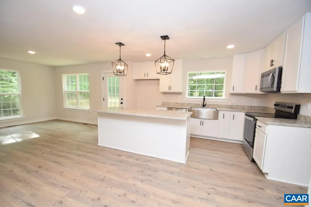 Forest Glen Lane Palmyra VA 23117
