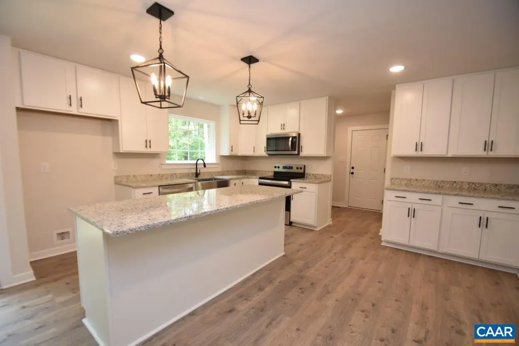 Forest Glen Lane Palmyra VA 23117