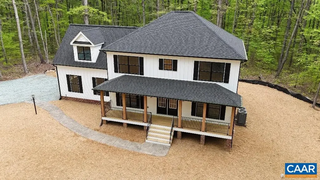 Forest Glen Lane Palmyra VA 23117