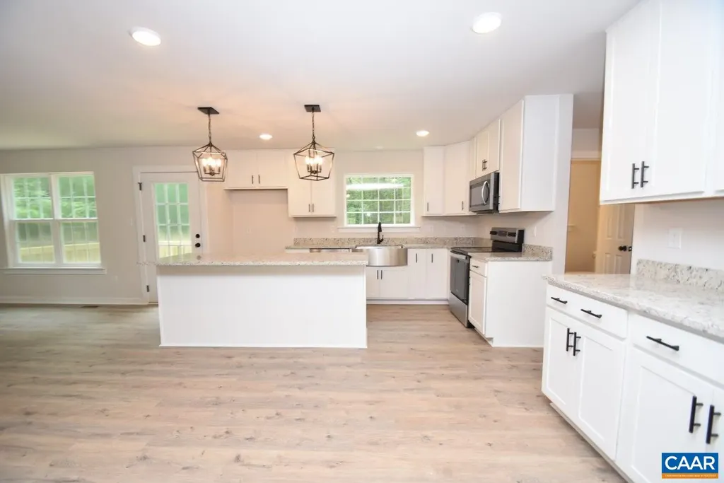 Forest Glen Lane Palmyra VA 23117