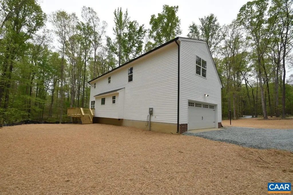 Forest Glen Lane Palmyra VA 23117