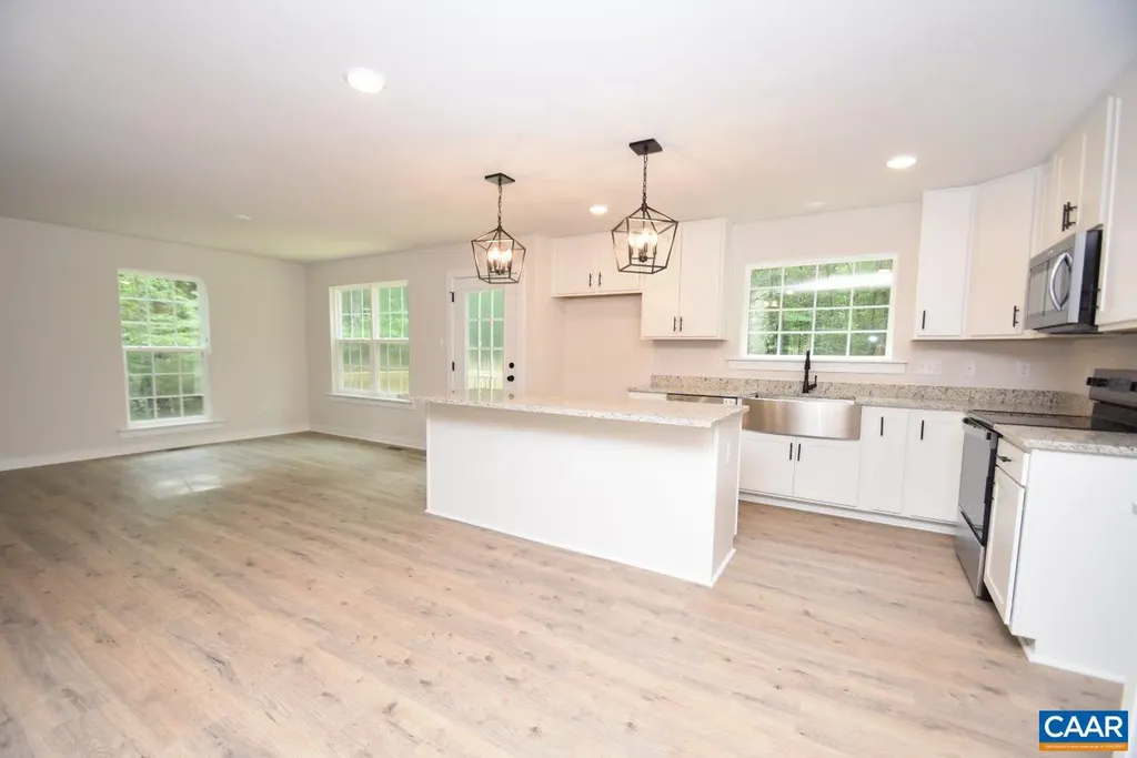 Forest Glen Lane Palmyra VA 23117
