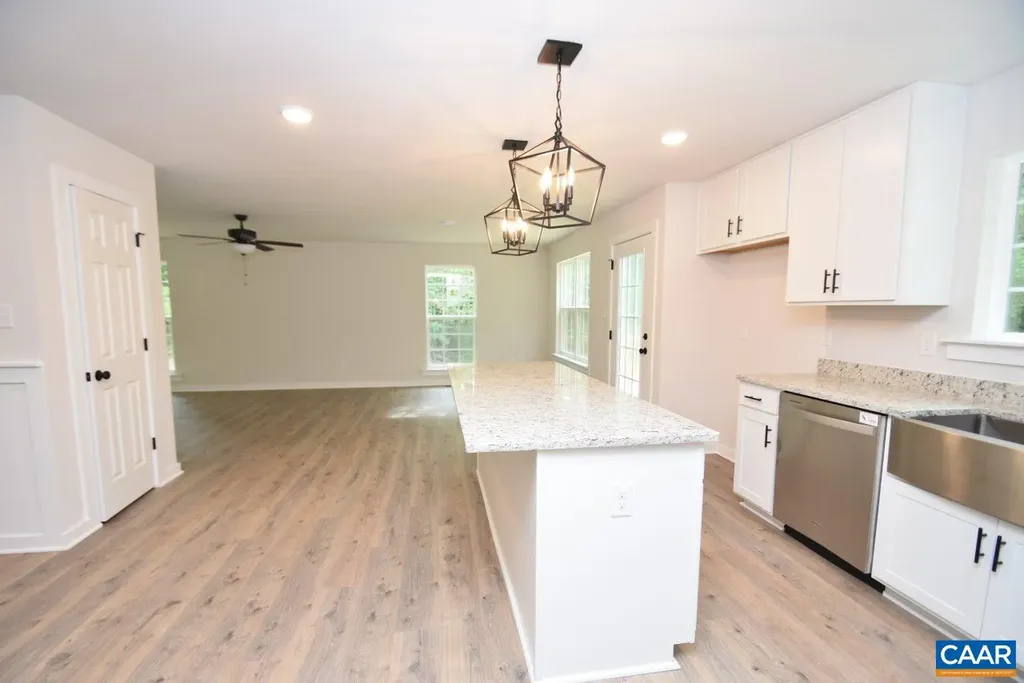Forest Glen Lane Palmyra VA 23117