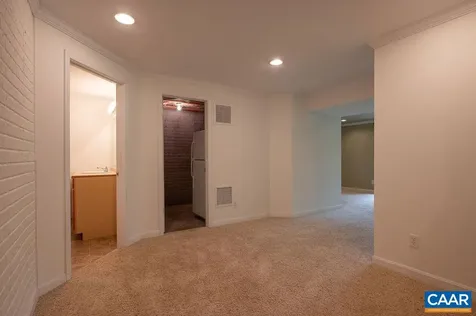 1254 Loring Run Charlottesville VA 22901