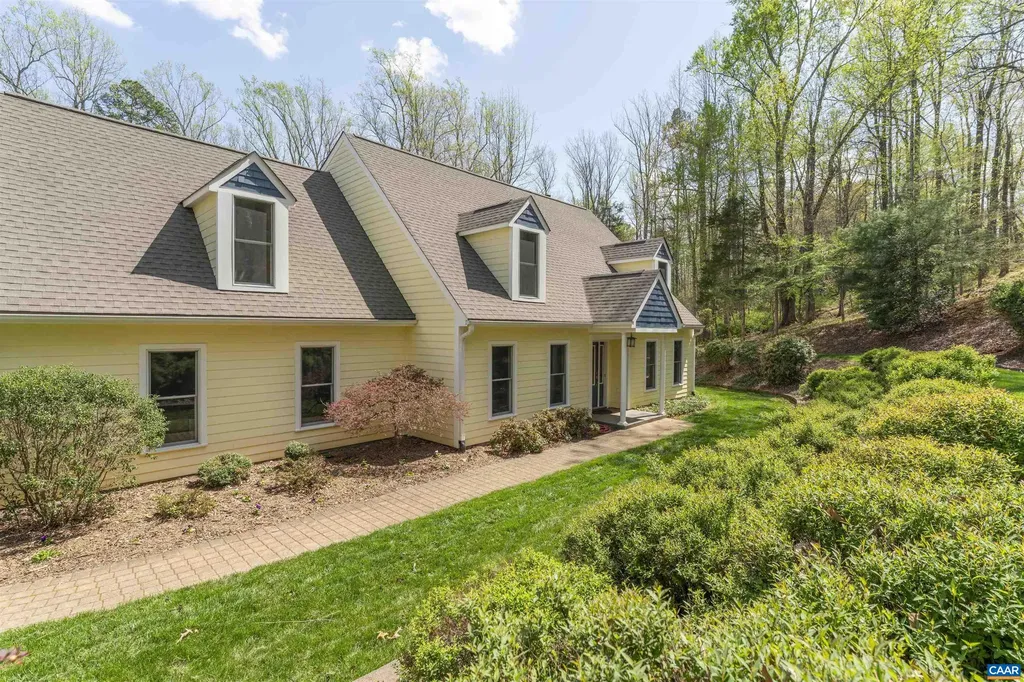 2700 Willow Oak Circle Charlottesville VA 22901